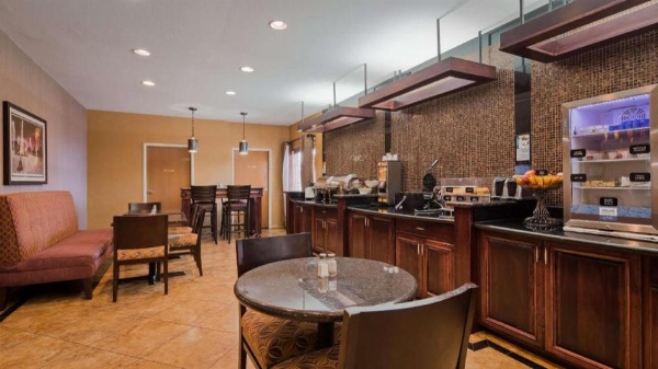 Best Western Manhattan Inn image 12