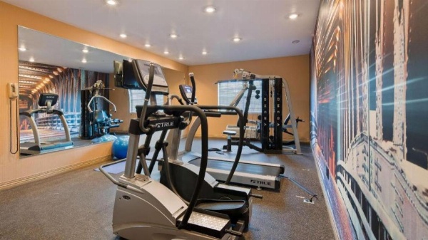 Best Western Manhattan Inn image 14